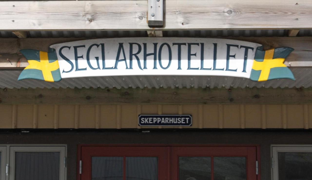 Seglarhotellet - Vandrarhem Pa Kaeringoen Karingon Exterior photo