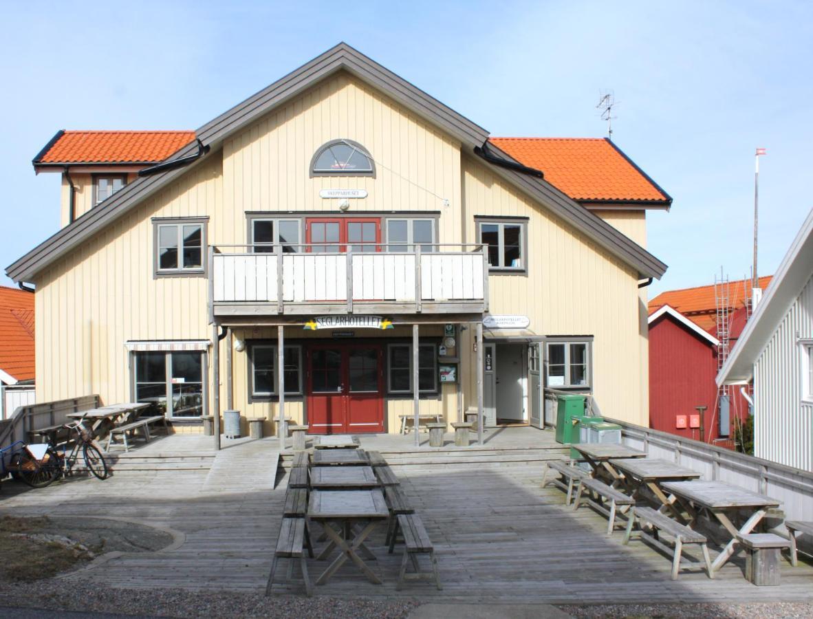Seglarhotellet - Vandrarhem Pa Kaeringoen Karingon Exterior photo